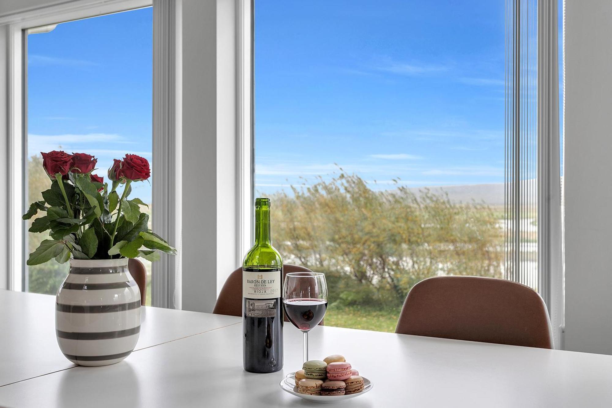 Luxury Villa With River View Laugaras Eksteriør bilde